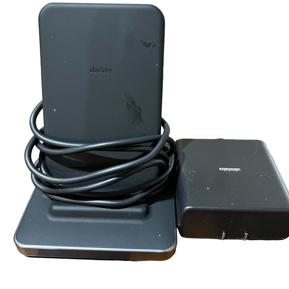 Apple iWatch Series 3 42 mm GPS + Cellular edition with Charging Station - Picture 4 of 8